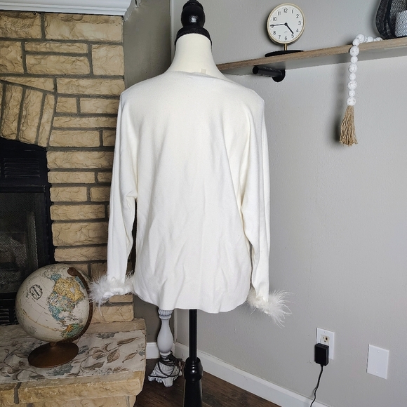 Sioni White Knit Top - Picture 2 of 3